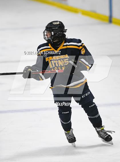 Thumbnail 3 in Webster-Thomas vs. Fairport photogallery.