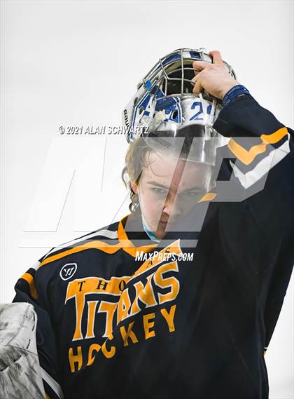 Thumbnail 2 in Webster-Thomas vs. Fairport photogallery.