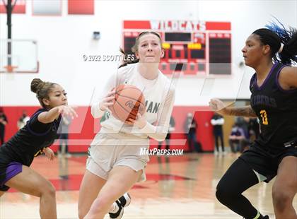 Thumbnail 2 in Dublin Coffman vs. Reynoldsburg (OHSAA D1 Regional Final) photogallery.