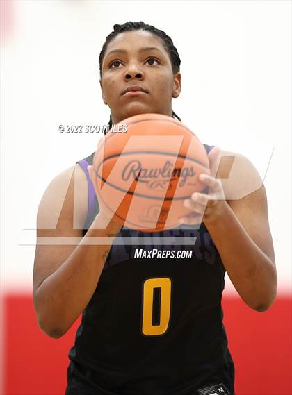 Thumbnail 3 in Dublin Coffman vs. Reynoldsburg (OHSAA D1 Regional Final) photogallery.