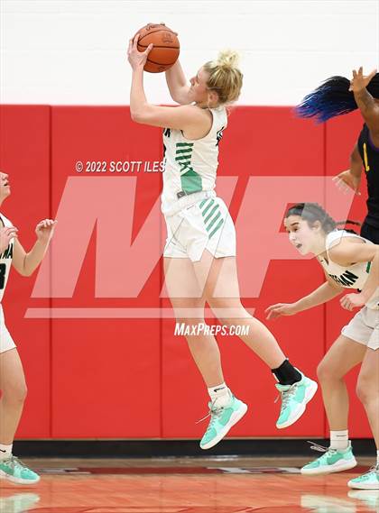 Thumbnail 3 in Dublin Coffman vs. Reynoldsburg (OHSAA D1 Regional Final) photogallery.