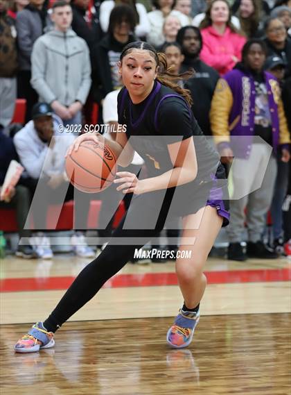 Thumbnail 1 in Dublin Coffman vs. Reynoldsburg (OHSAA D1 Regional Final) photogallery.