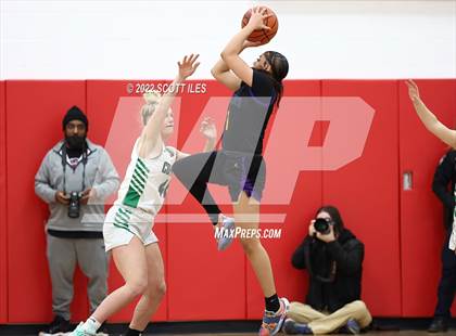 Thumbnail 2 in Dublin Coffman vs. Reynoldsburg (OHSAA D1 Regional Final) photogallery.