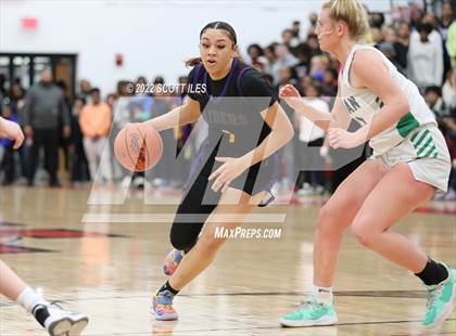 Thumbnail 3 in Dublin Coffman vs. Reynoldsburg (OHSAA D1 Regional Final) photogallery.