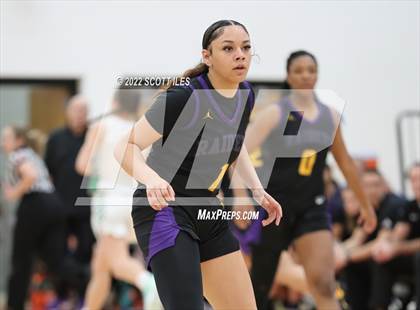 Thumbnail 3 in Dublin Coffman vs. Reynoldsburg (OHSAA D1 Regional Final) photogallery.