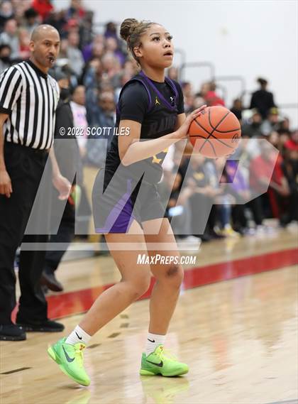 Thumbnail 1 in Dublin Coffman vs. Reynoldsburg (OHSAA D1 Regional Final) photogallery.