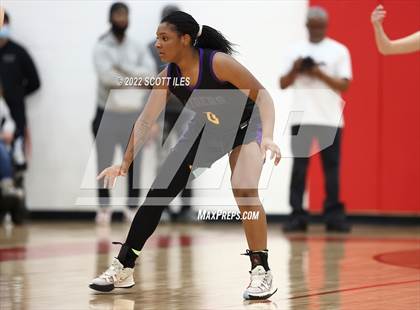 Thumbnail 3 in Dublin Coffman vs. Reynoldsburg (OHSAA D1 Regional Final) photogallery.