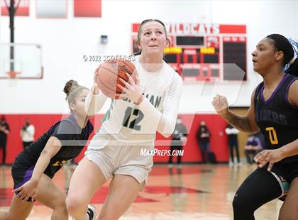 Thumbnail 3 in Dublin Coffman vs. Reynoldsburg (OHSAA D1 Regional Final) photogallery.