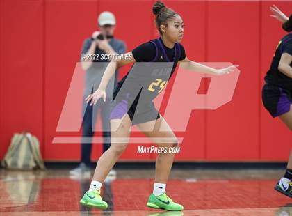 Thumbnail 2 in Dublin Coffman vs. Reynoldsburg (OHSAA D1 Regional Final) photogallery.