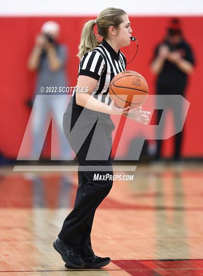 Thumbnail 2 in Dublin Coffman vs. Reynoldsburg (OHSAA D1 Regional Final) photogallery.