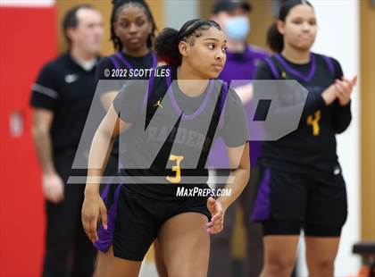 Thumbnail 3 in Dublin Coffman vs. Reynoldsburg (OHSAA D1 Regional Final) photogallery.
