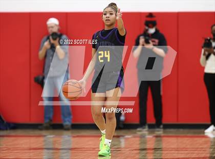 Thumbnail 3 in Dublin Coffman vs. Reynoldsburg (OHSAA D1 Regional Final) photogallery.