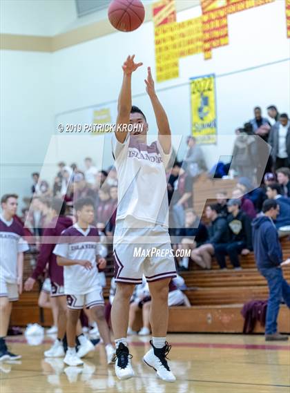 Thumbnail 3 in Bellevue vs. Mercer Island Kingco (WIAA 3A Playoff) photogallery.