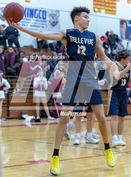 Thumbnail 3 in Bellevue vs. Mercer Island Kingco (WIAA 3A Playoff) photogallery.