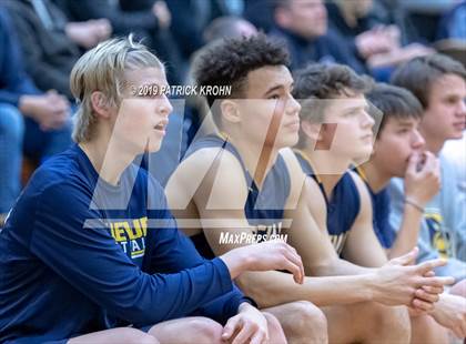 Thumbnail 2 in Bellevue vs. Mercer Island Kingco (WIAA 3A Playoff) photogallery.