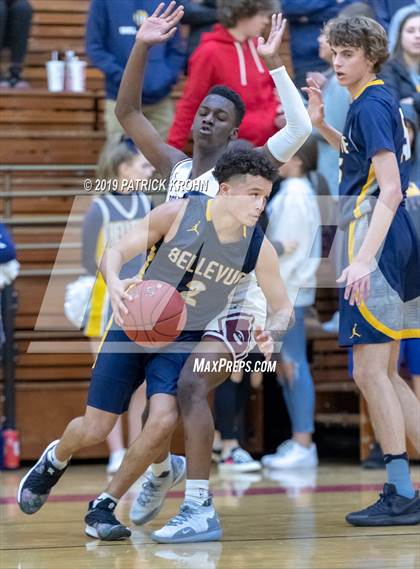 Thumbnail 3 in Bellevue vs. Mercer Island Kingco (WIAA 3A Playoff) photogallery.