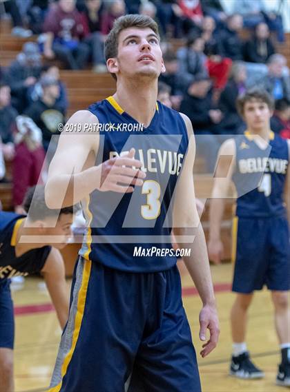 Thumbnail 1 in Bellevue vs. Mercer Island Kingco (WIAA 3A Playoff) photogallery.