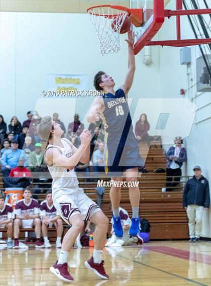 Thumbnail 1 in Bellevue vs. Mercer Island Kingco (WIAA 3A Playoff) photogallery.