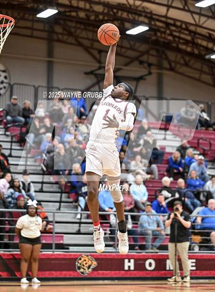 Thumbnail 3 in Hooks @ Liberty-Eylau photogallery.