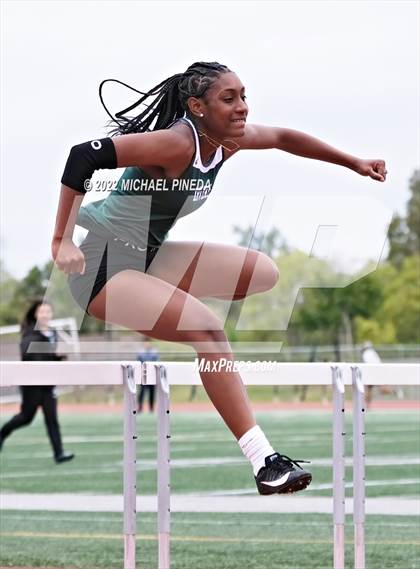 Thumbnail 2 in Irvine vs. Northwood vs. University (Tri Meet) photogallery.