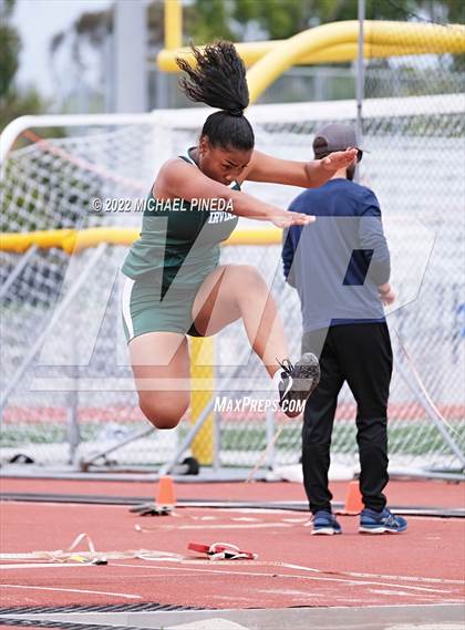 Thumbnail 2 in Irvine vs. Northwood vs. University (Tri Meet) photogallery.