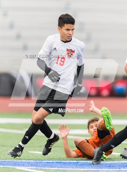 Thumbnail 2 in Dobie vs. MacArthur photogallery.