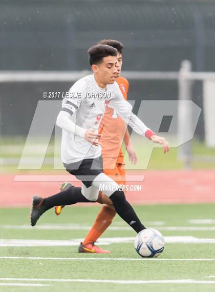 Thumbnail 1 in Dobie vs. MacArthur photogallery.