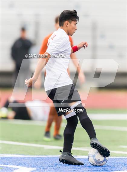Thumbnail 2 in Dobie vs. MacArthur photogallery.