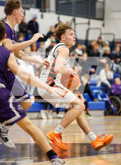Thumbnail 3 in Elder vs Ryle photogallery.