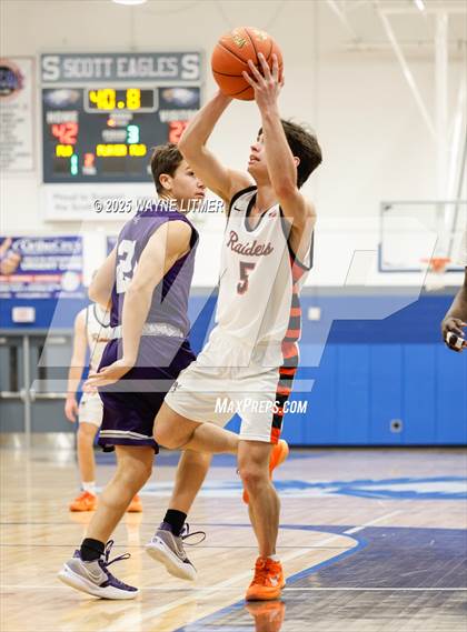 Thumbnail 2 in Elder vs Ryle photogallery.