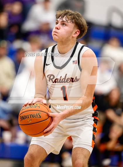 Thumbnail 2 in Elder vs Ryle photogallery.