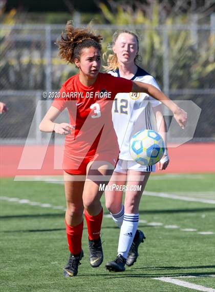 Thumbnail 1 in Menlo School vs. Burlingame (CIF CCS D3 Final) photogallery.