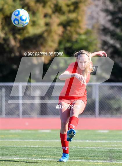 Thumbnail 3 in Menlo School vs. Burlingame (CIF CCS D3 Final) photogallery.