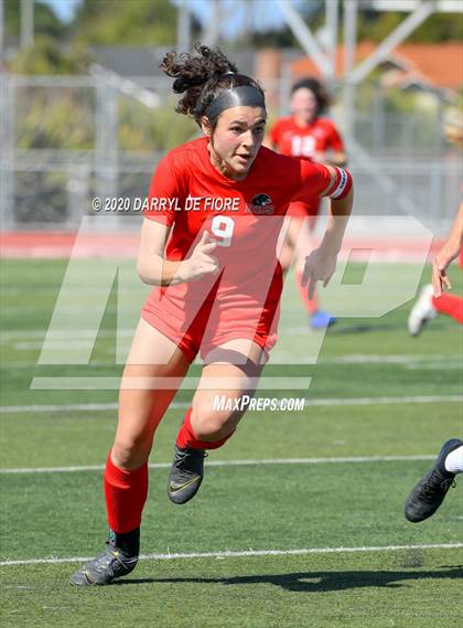 Thumbnail 3 in Menlo School vs. Burlingame (CIF CCS D3 Final) photogallery.