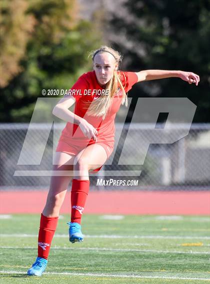 Thumbnail 1 in Menlo School vs. Burlingame (CIF CCS D3 Final) photogallery.