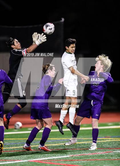 Thumbnail 2 in De La Salle @ Amador Valley photogallery.