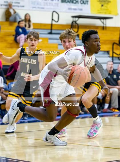 Thumbnail 2 in San Luis Obispo vs Liberty (Santa Barbara Holiday Classic) photogallery.