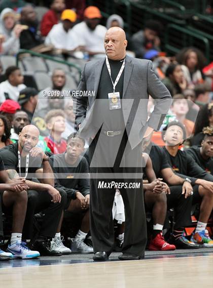 Thumbnail 2 in Montverde Academy vs. Yates (Thanksgiving Hoopfest) photogallery.