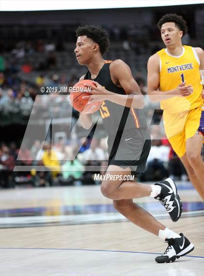 Thumbnail 3 in Montverde Academy vs. Yates (Thanksgiving Hoopfest) photogallery.