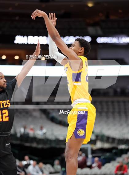 Thumbnail 3 in Montverde Academy vs. Yates (Thanksgiving Hoopfest) photogallery.