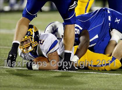 Thumbnail 3 in Archbishop Moeller @ St. Xavier photogallery.