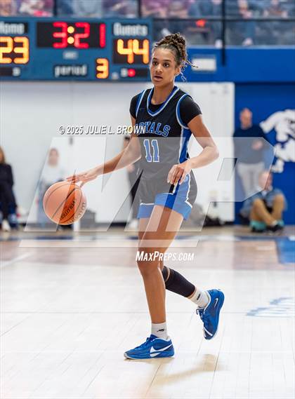 Thumbnail 3 in Hamilton Southeastern vs. Valparaiso (IHSAA 4A Frankfort Semi-State) photogallery.