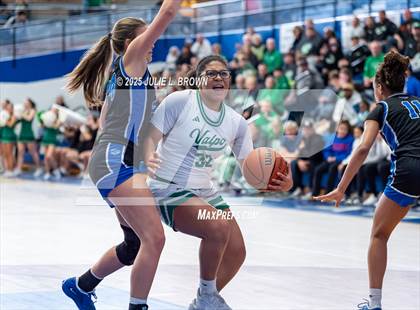 Thumbnail 2 in Hamilton Southeastern vs. Valparaiso (IHSAA 4A Frankfort Semi-State) photogallery.