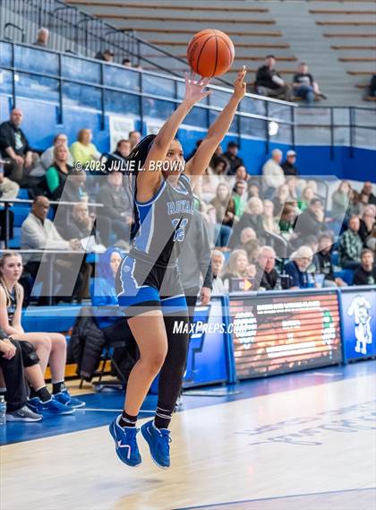 Thumbnail 1 in Hamilton Southeastern vs. Valparaiso (IHSAA 4A Frankfort Semi-State) photogallery.