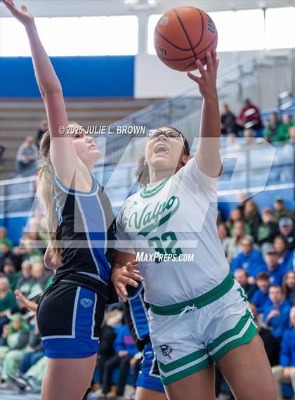 Thumbnail 1 in Hamilton Southeastern vs. Valparaiso (IHSAA 4A Frankfort Semi-State) photogallery.