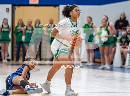 Thumbnail 3 in Hamilton Southeastern vs. Valparaiso (IHSAA 4A Frankfort Semi-State) photogallery.