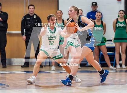 Thumbnail 2 in Hamilton Southeastern vs. Valparaiso (IHSAA 4A Frankfort Semi-State) photogallery.