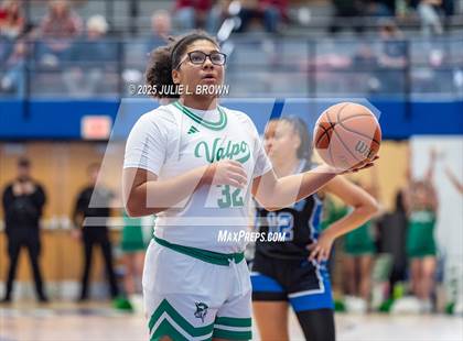 Thumbnail 1 in Hamilton Southeastern vs. Valparaiso (IHSAA 4A Frankfort Semi-State) photogallery.