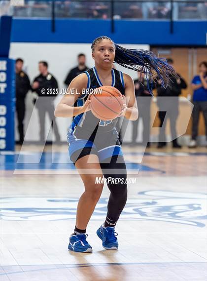 Thumbnail 1 in Hamilton Southeastern vs. Valparaiso (IHSAA 4A Frankfort Semi-State) photogallery.