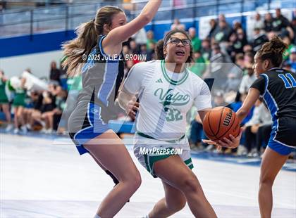 Thumbnail 1 in Hamilton Southeastern vs. Valparaiso (IHSAA 4A Frankfort Semi-State) photogallery.
